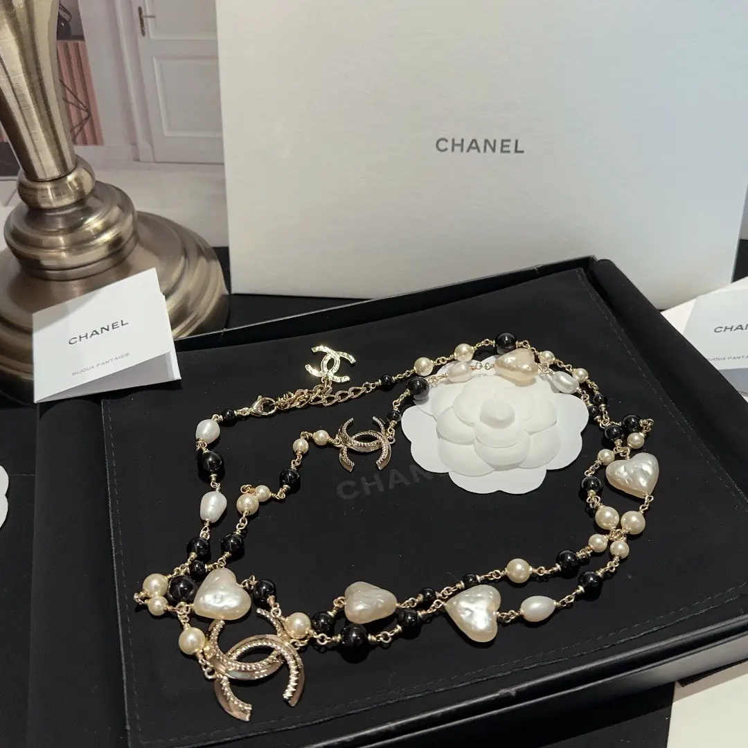 Accessories Style Black Accessories Lookbook Reference image 3