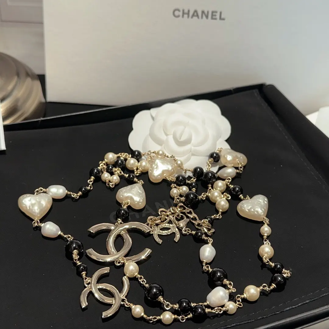 Accessories Style Black Accessories Lookbook Reference image 6