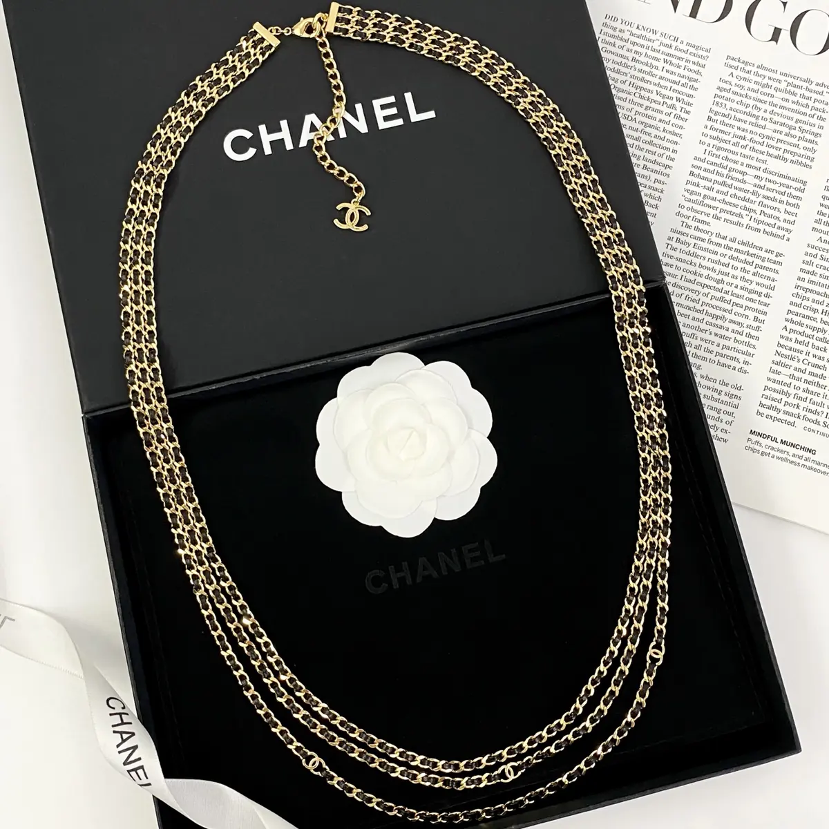 Accessories Style Black Leather Chain Bag Lookbook Reference image 1