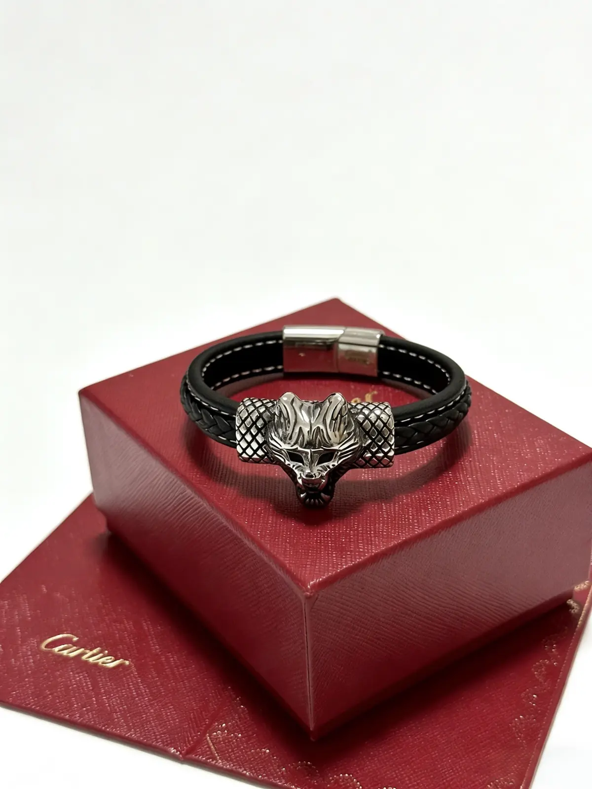 Accessories Style Leather Accessories Lookbook Reference image 1
