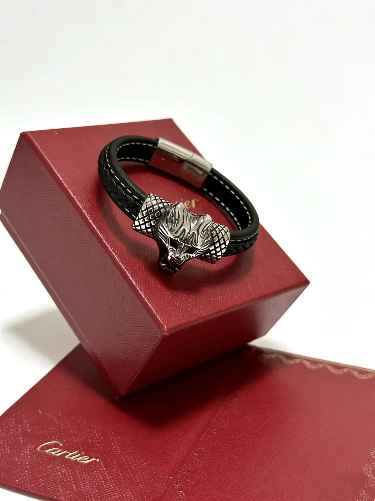 Accessories Style Leather Accessories Lookbook Reference image 2