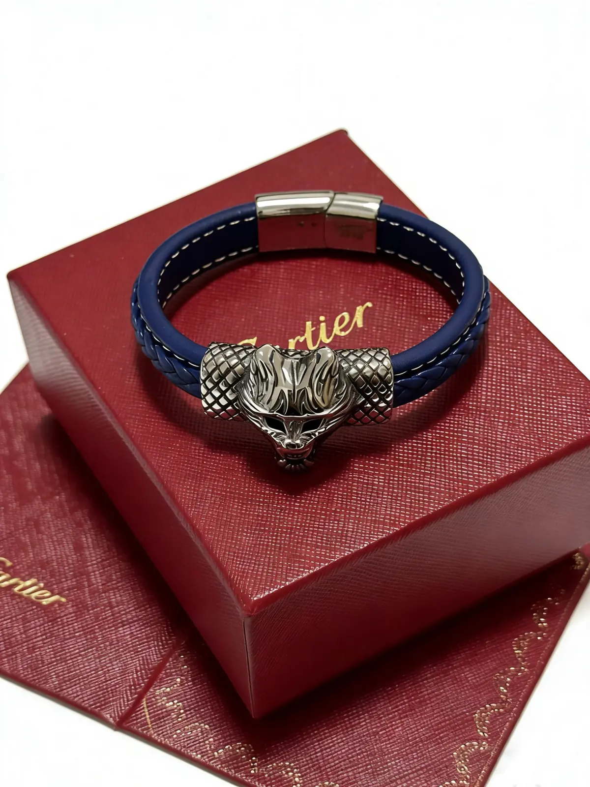 Accessories Style Leather Accessories Lookbook Reference image 1