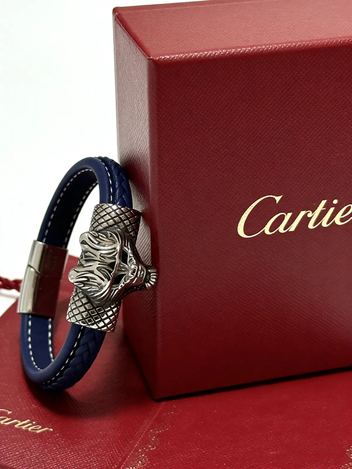 Accessories Style Leather Accessories Lookbook Reference image 3