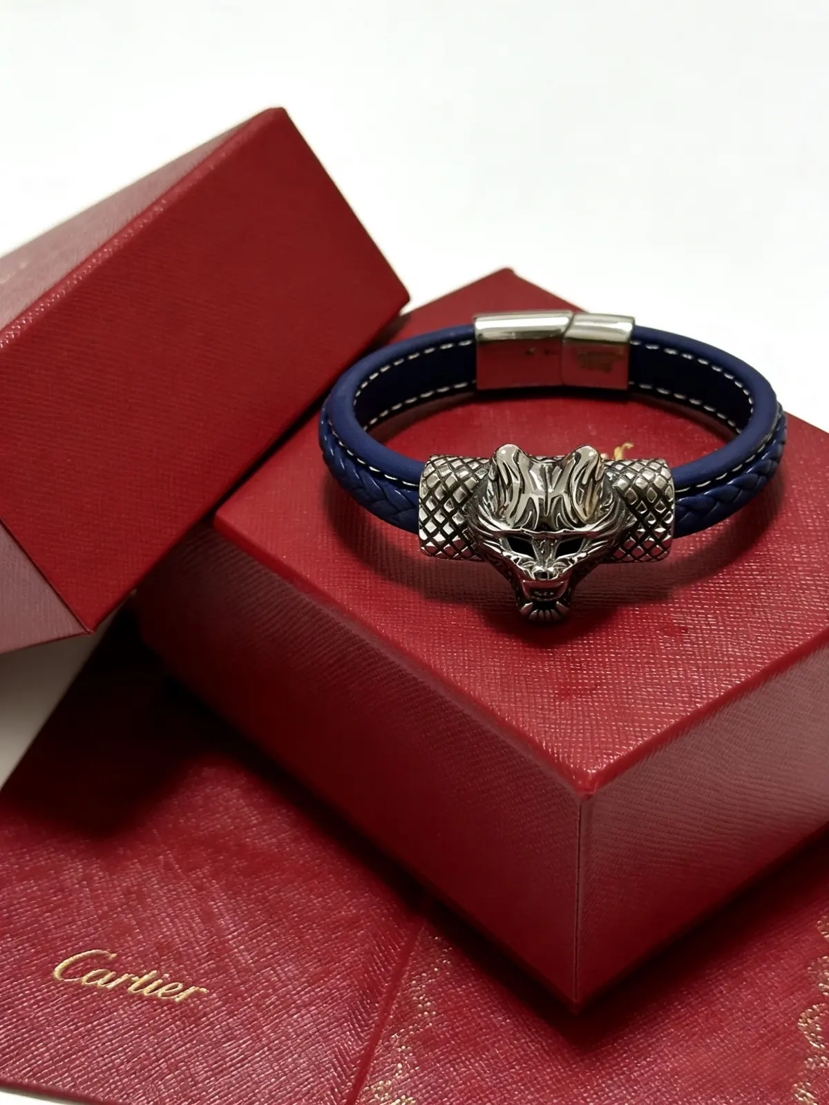Accessories Style Leather Accessories Lookbook Reference image 6