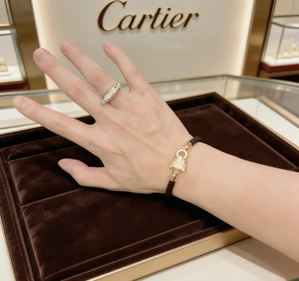 Accessories Style Leather Accessories Lookbook Reference image 6