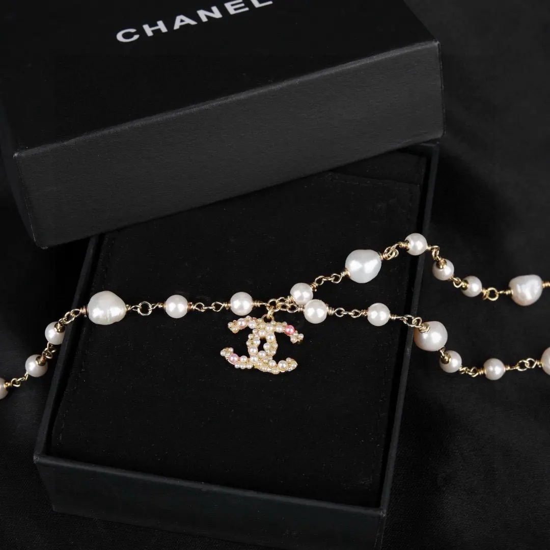 Accessories Style White Accessories Lookbook Reference image 3