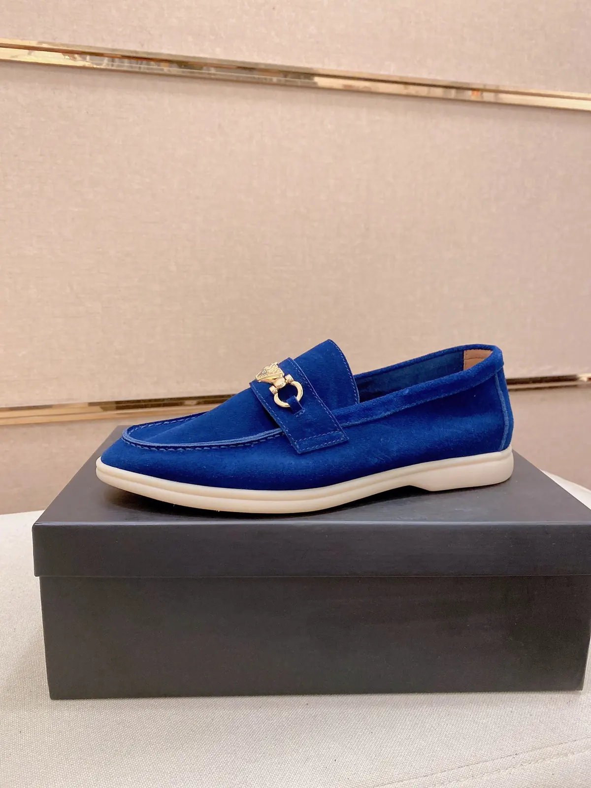 Armani Style Leather Men's Shoes Lookbook Reference image 1