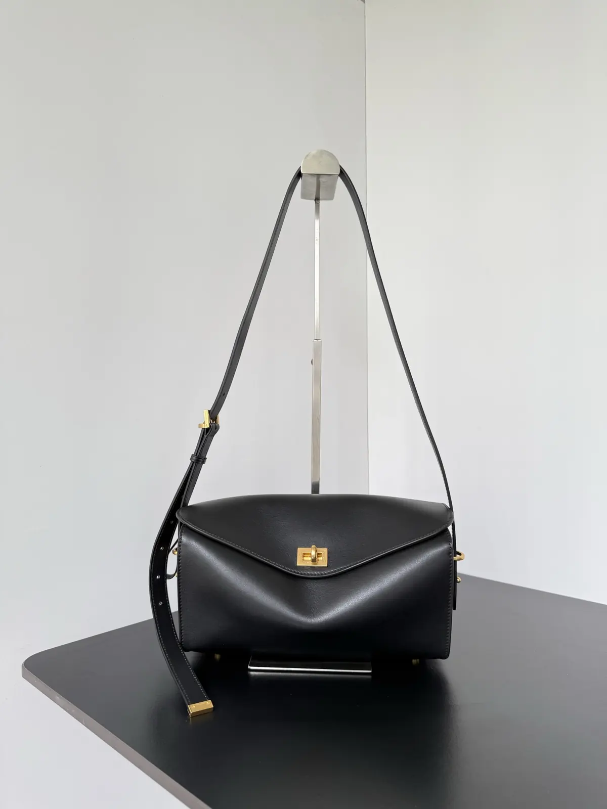 Balenciaga Style Beige Bag Lookbook Reference image 1