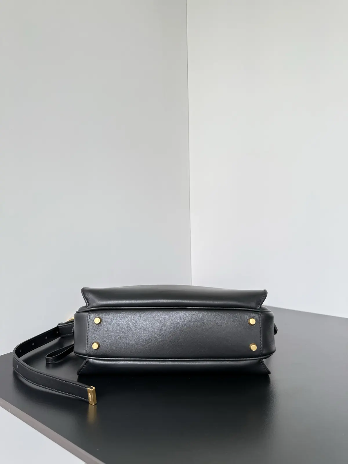 Balenciaga Style Beige Bag Lookbook Reference image 3