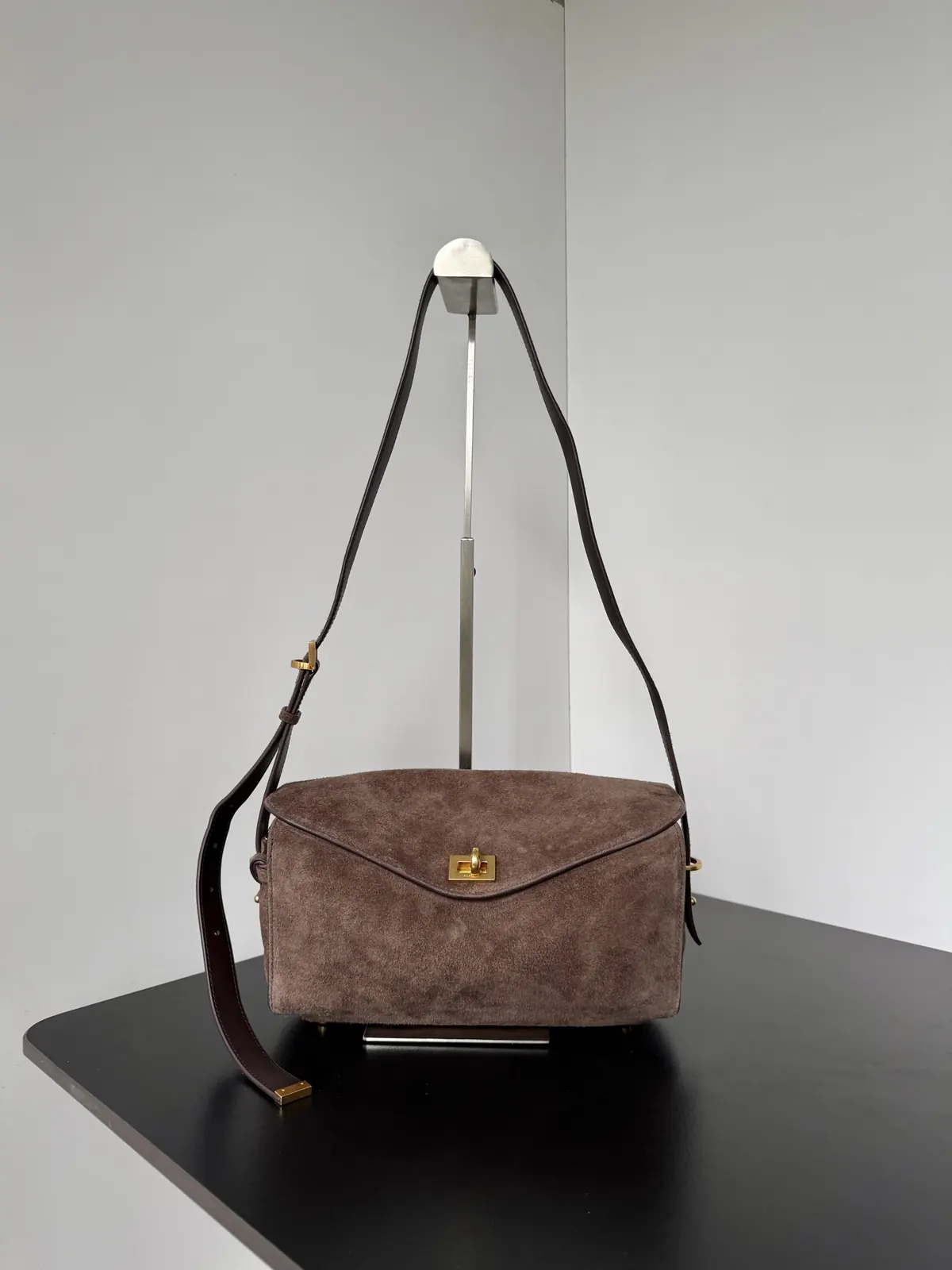 Balenciaga Style Beige Bag Lookbook Reference image 1
