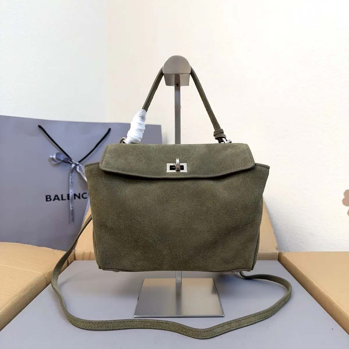 Balenciaga Style Beige Leather Bags Lookbook Reference image 1