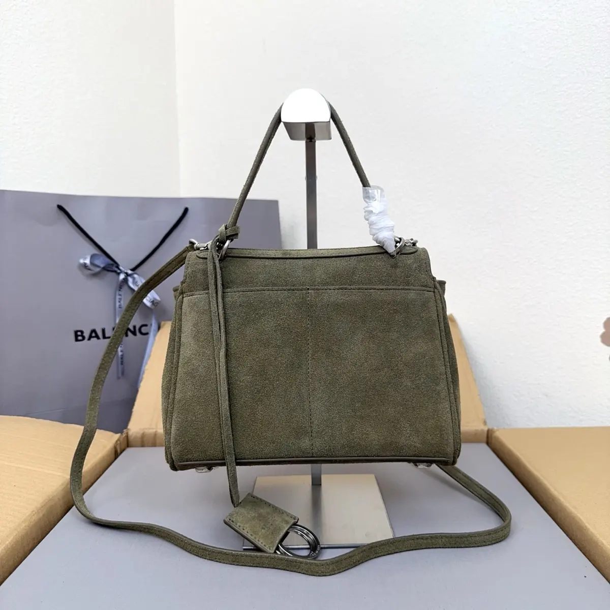 Balenciaga Style Beige Leather Bags Lookbook Reference image 2