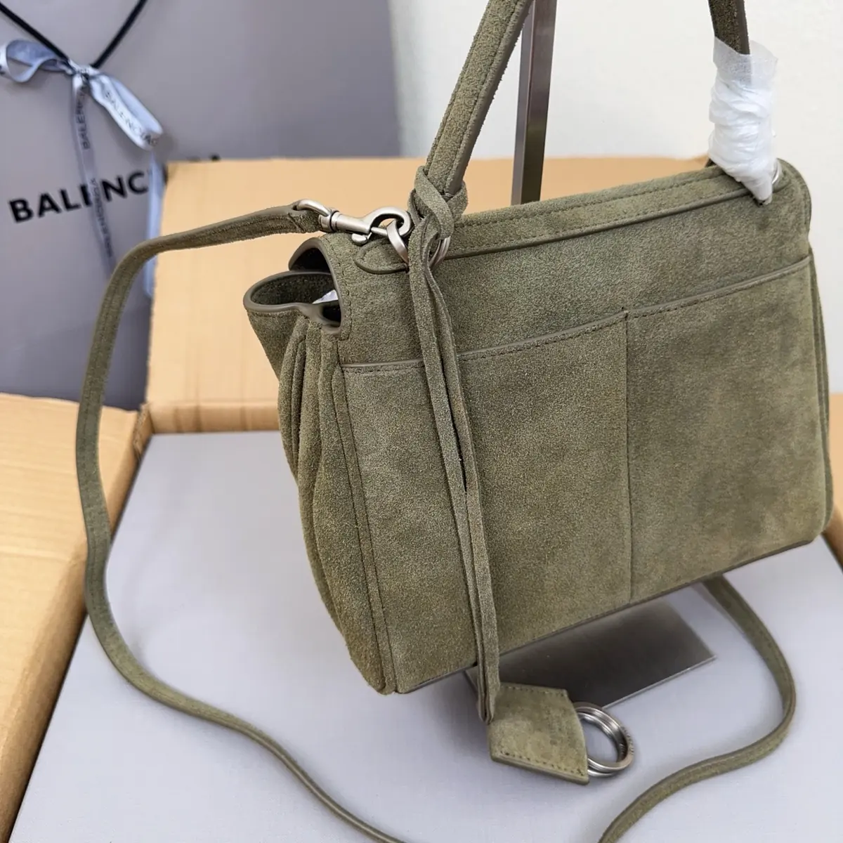Balenciaga Style Beige Leather Bags Lookbook Reference image 4