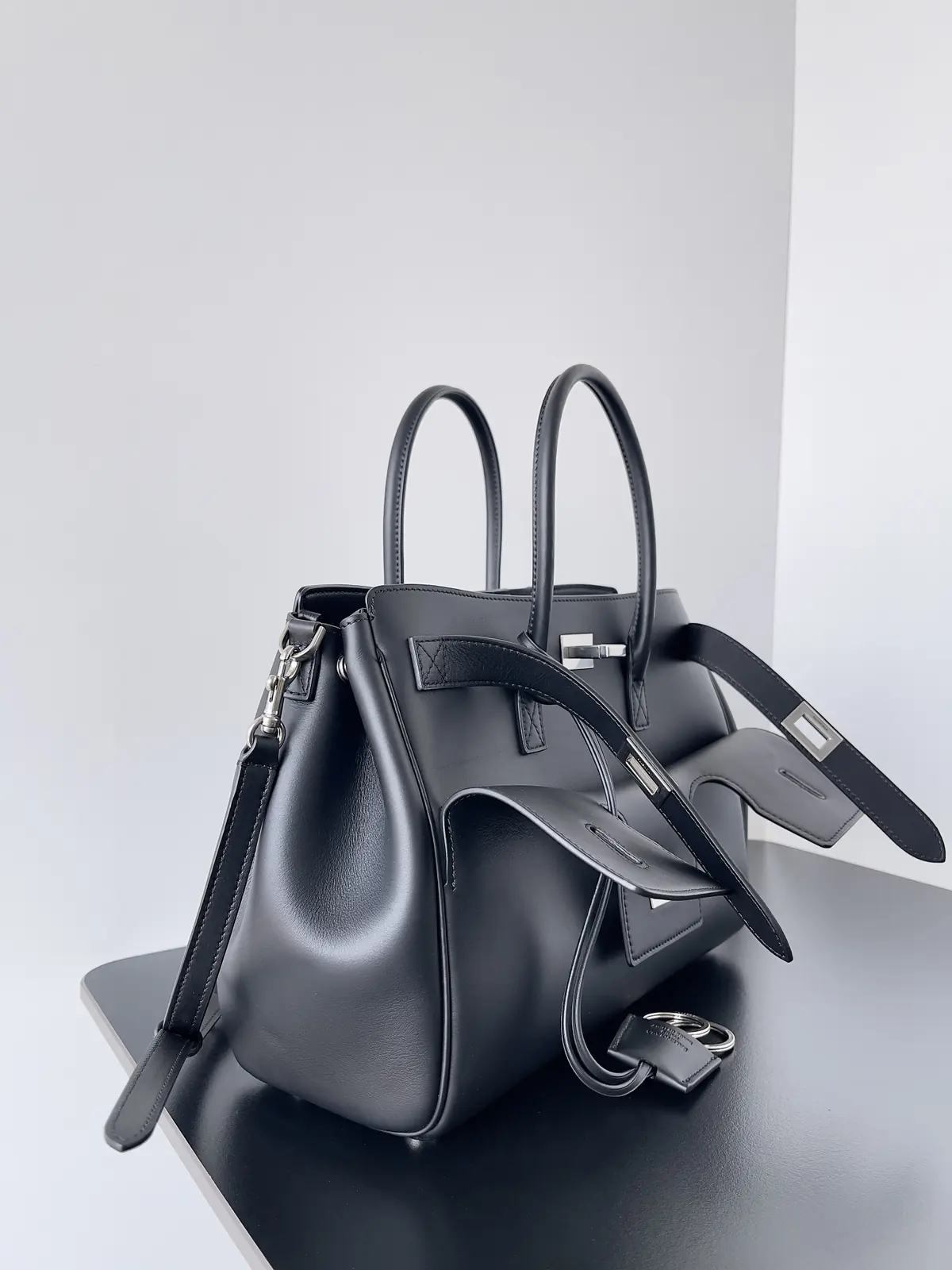 Balenciaga Style Beige Leather Crossbody Bag Lookbook Reference image 3