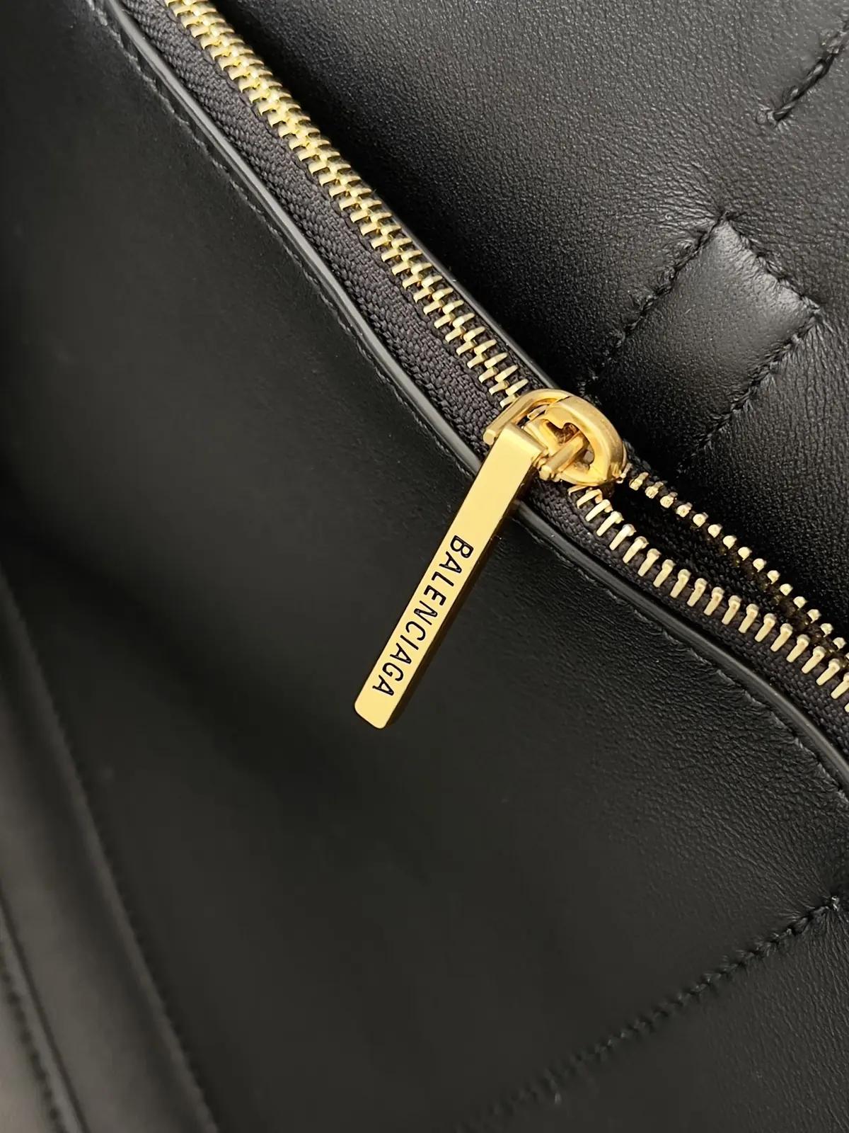 Balenciaga Style Beige Leather Crossbody Bag Lookbook Reference image 4