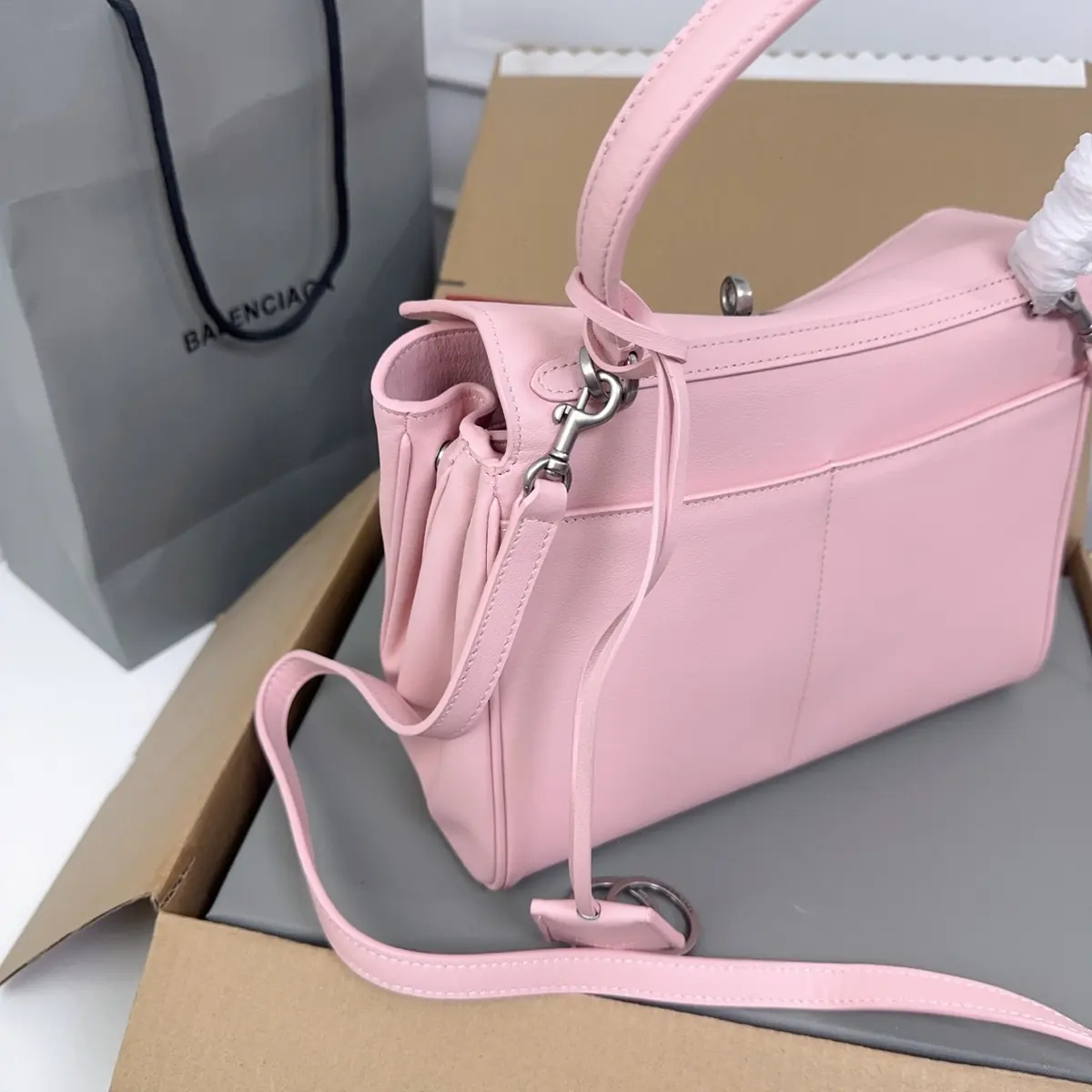 Balenciaga Style Black Leather Bags Lookbook Reference image 4
