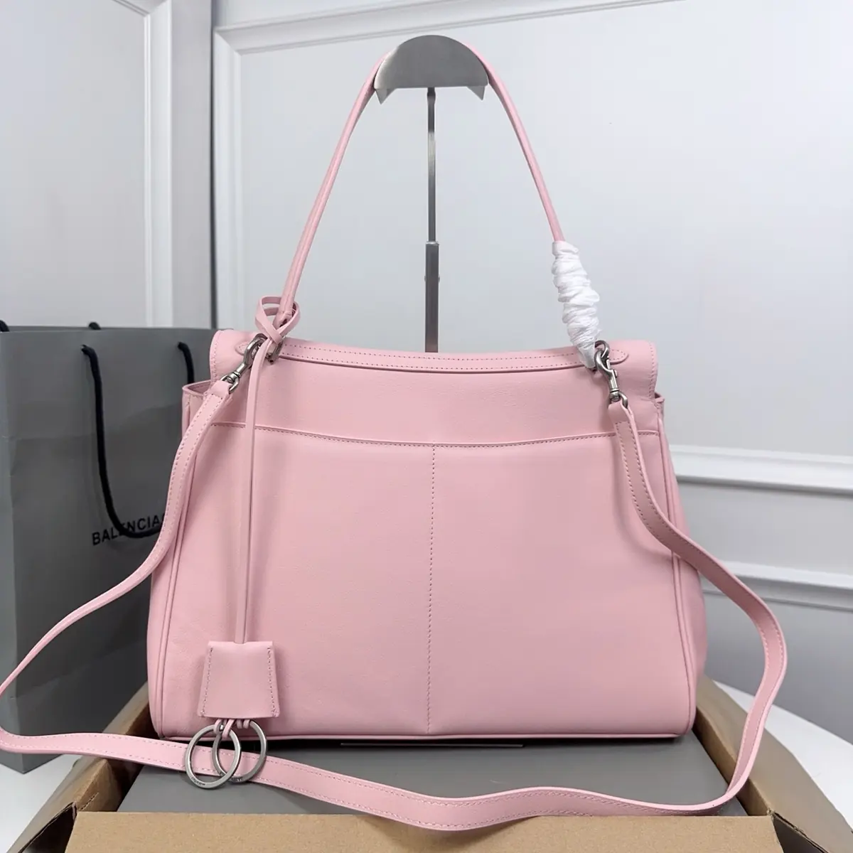 Balenciaga Style Black Leather Bags Lookbook Reference image 2