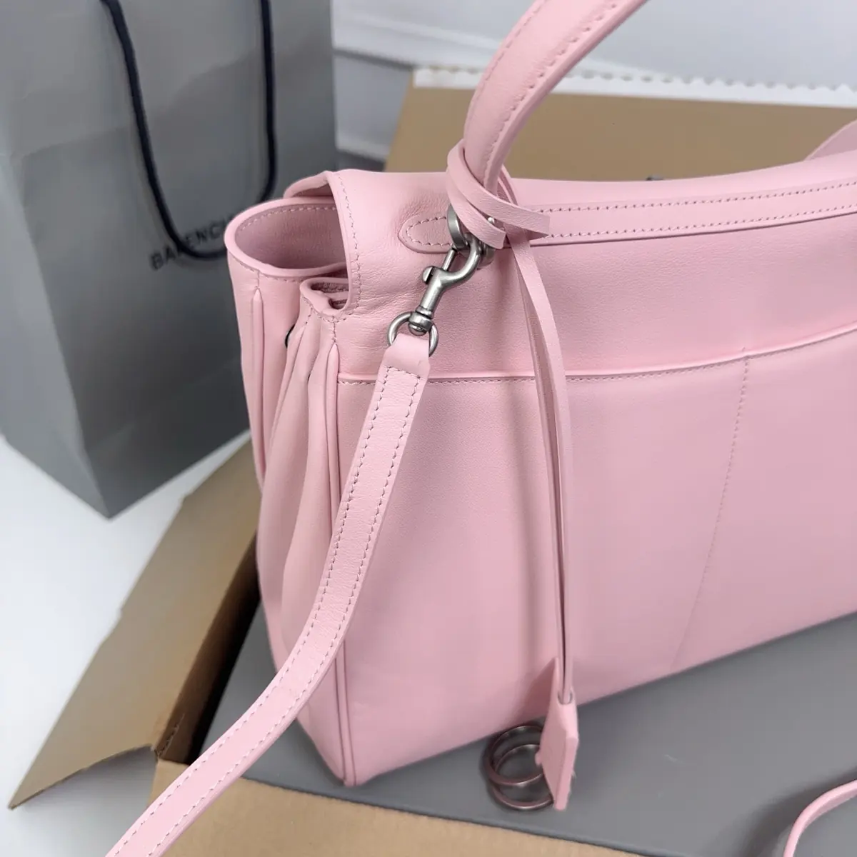 Balenciaga Style Black Leather Bags Lookbook Reference image 3