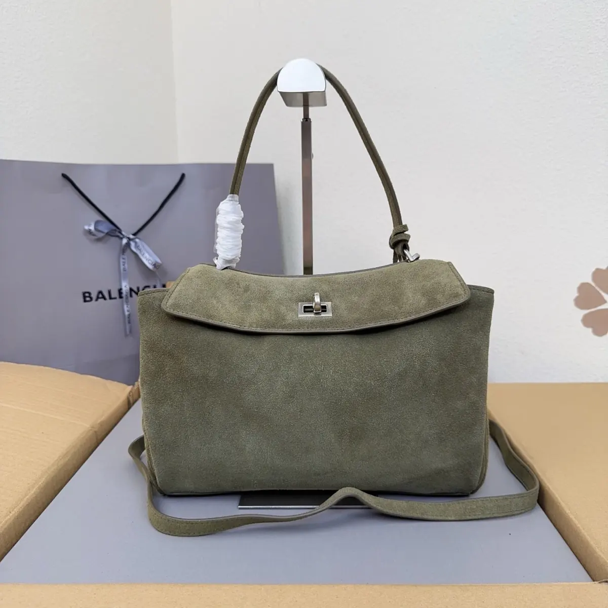 Balenciaga Style Black Leather Bags Lookbook Reference image 1