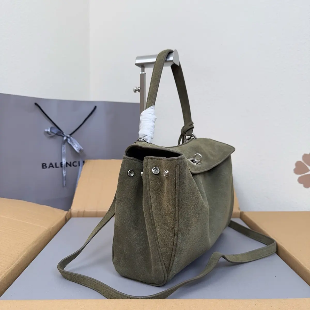 Balenciaga Style Black Leather Bags Lookbook Reference image 3