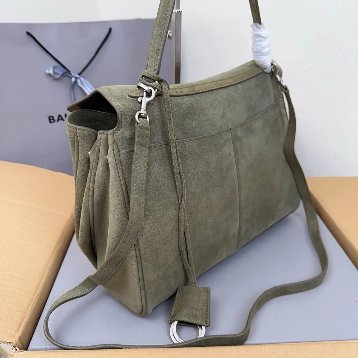 Balenciaga Style Black Leather Bags Lookbook Reference image 4