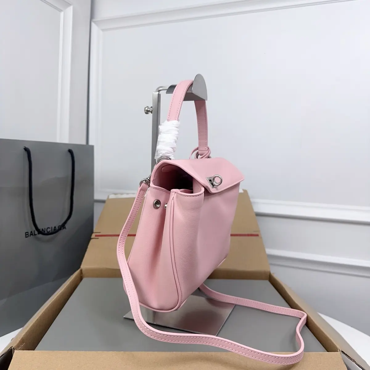 Balenciaga Style Pink Leather Bags Lookbook Reference image 3
