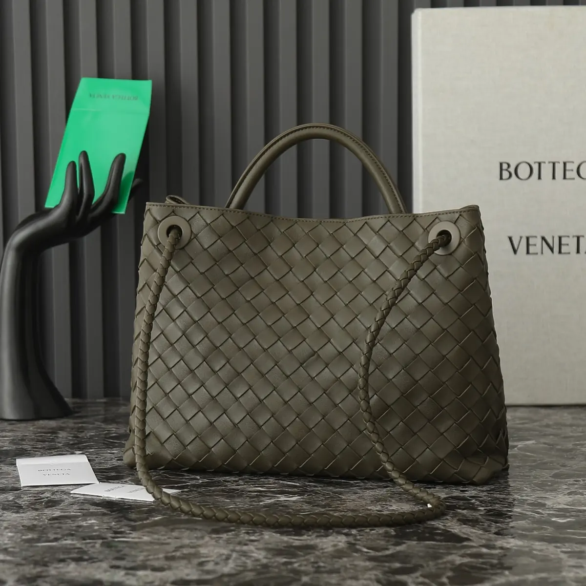 Bottega Veneta Style Beige Leather Bag Lookbook Reference image 2