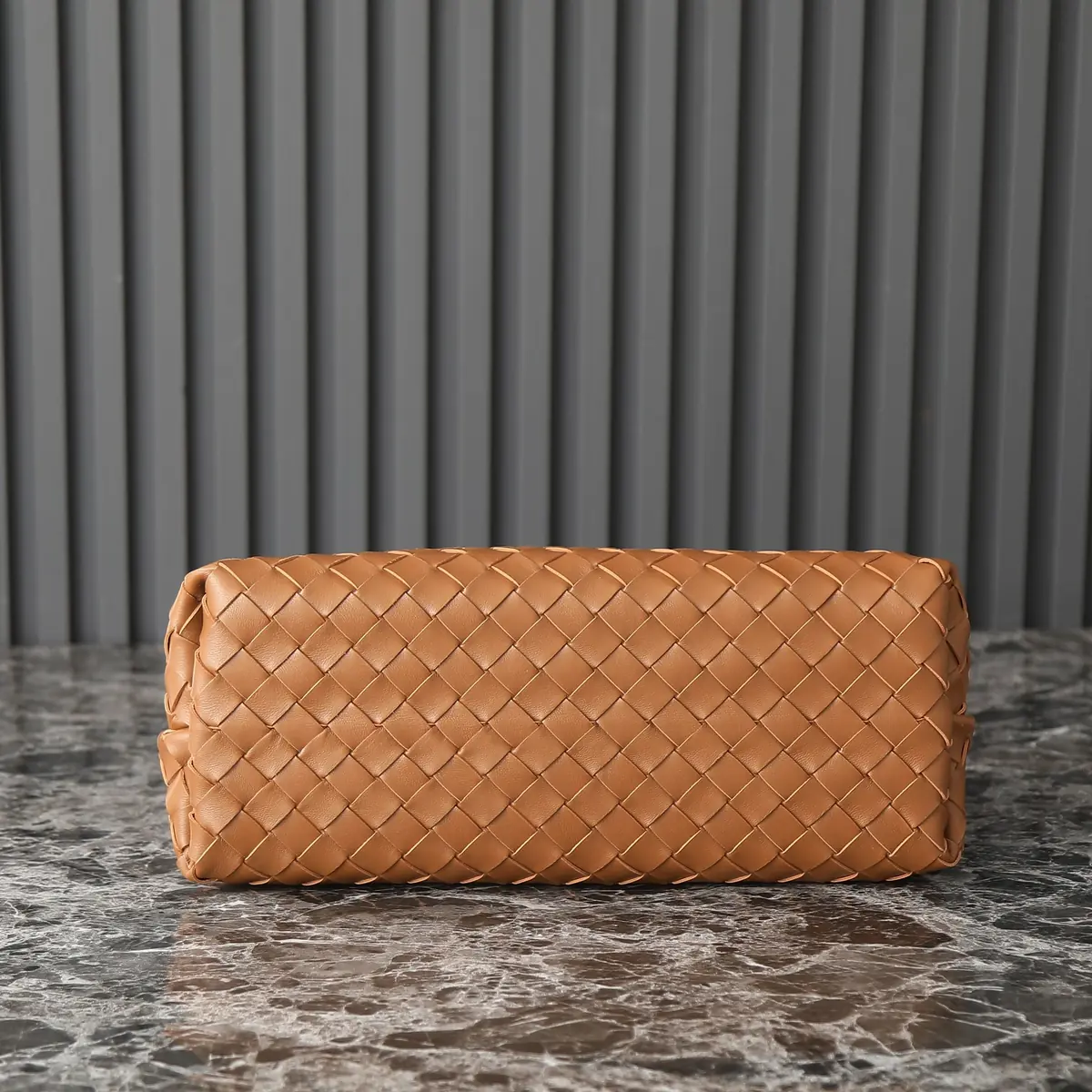 Bottega Veneta Style Beige Leather Bag Lookbook Reference image 4