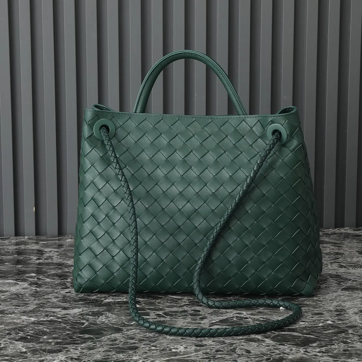 Bottega Veneta Style Beige Leather Bag Lookbook Reference image 2