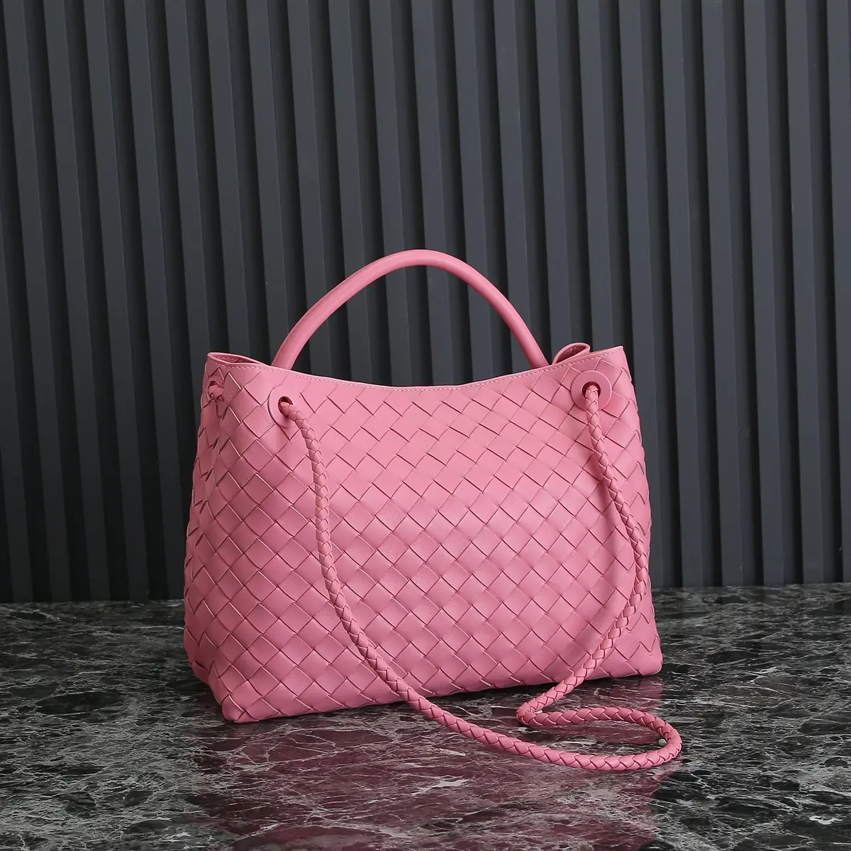 Bottega Veneta Style Beige Leather Bag Lookbook Reference image 2