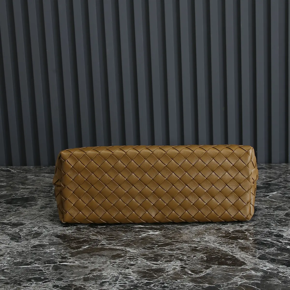 Bottega Veneta Style Beige Leather Bag Lookbook Reference image 6
