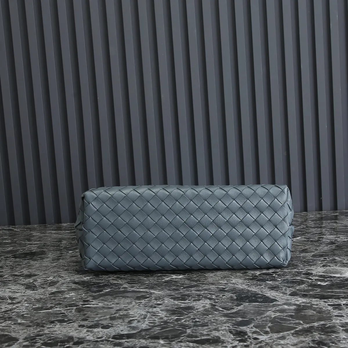 Bottega Veneta Style Beige Leather Bag Lookbook Reference image 4