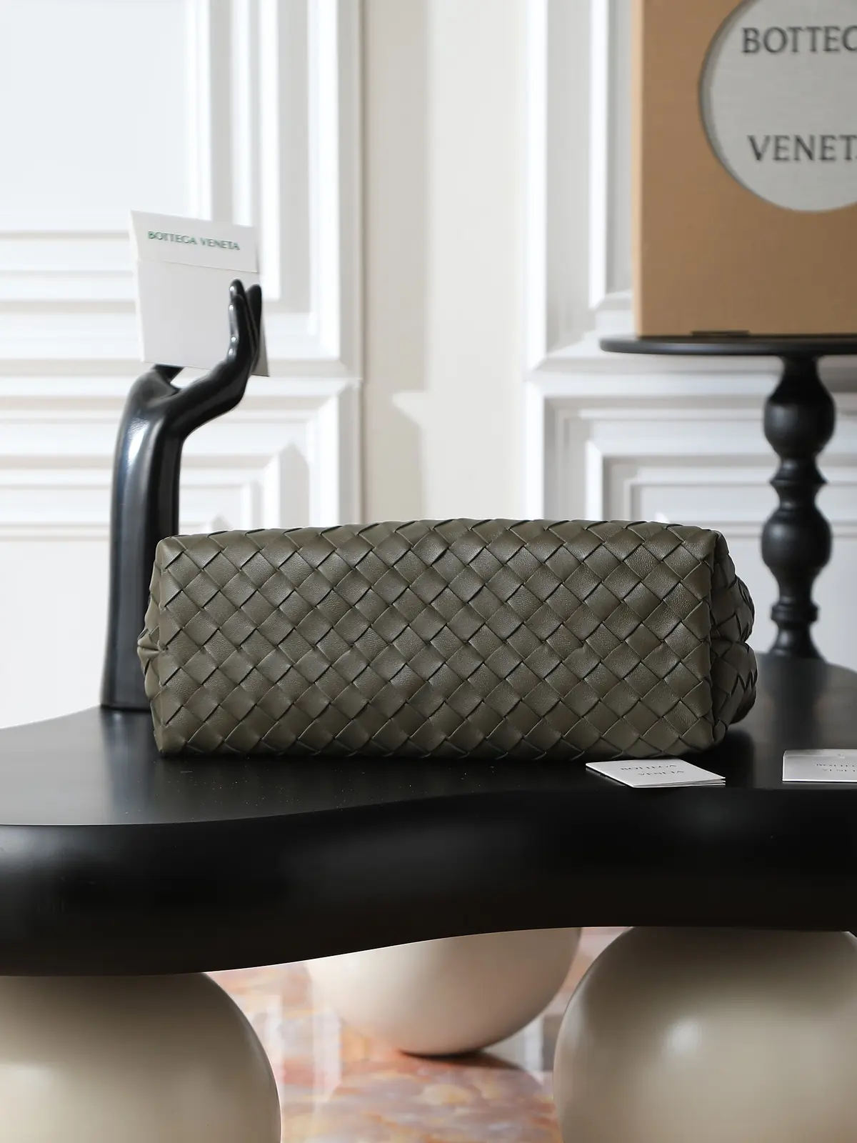 Bottega Veneta Style Beige Leather Bag Lookbook Reference image 5