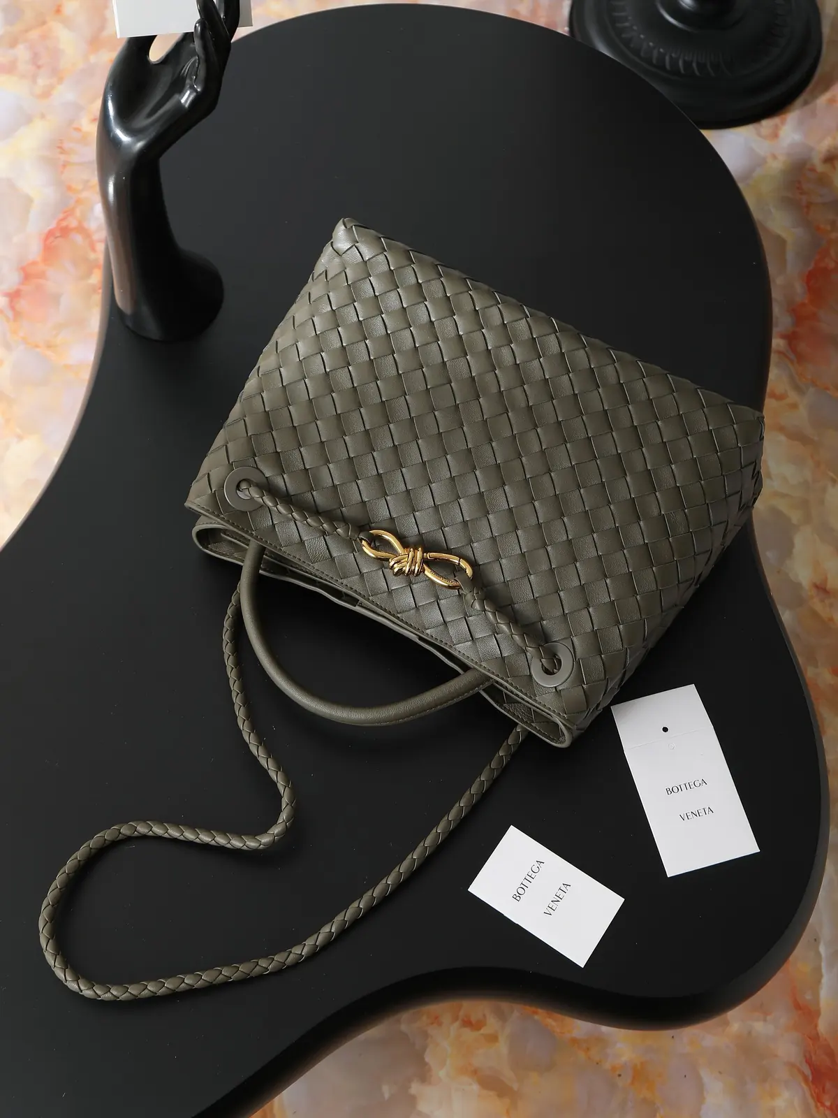 Bottega Veneta Style Beige Leather Bag Lookbook Reference image 6