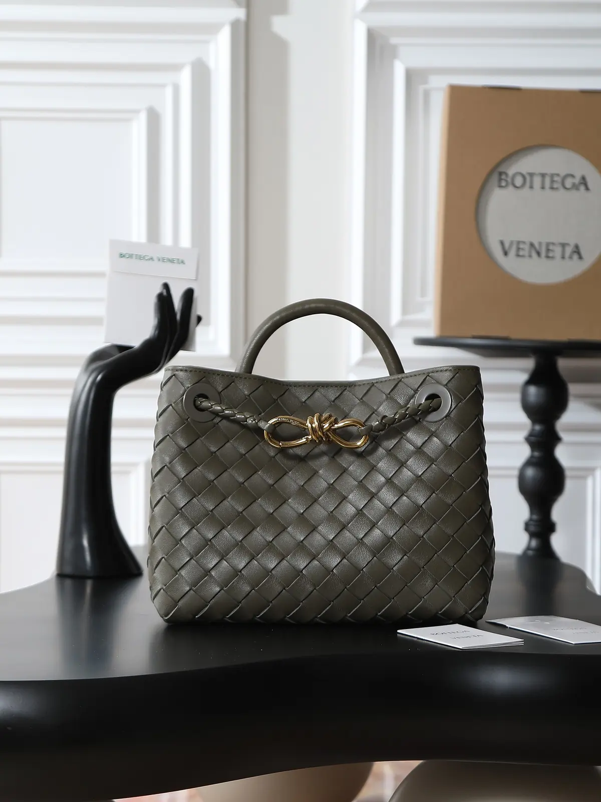 Bottega Veneta Style Beige Leather Bag Lookbook Reference image 1
