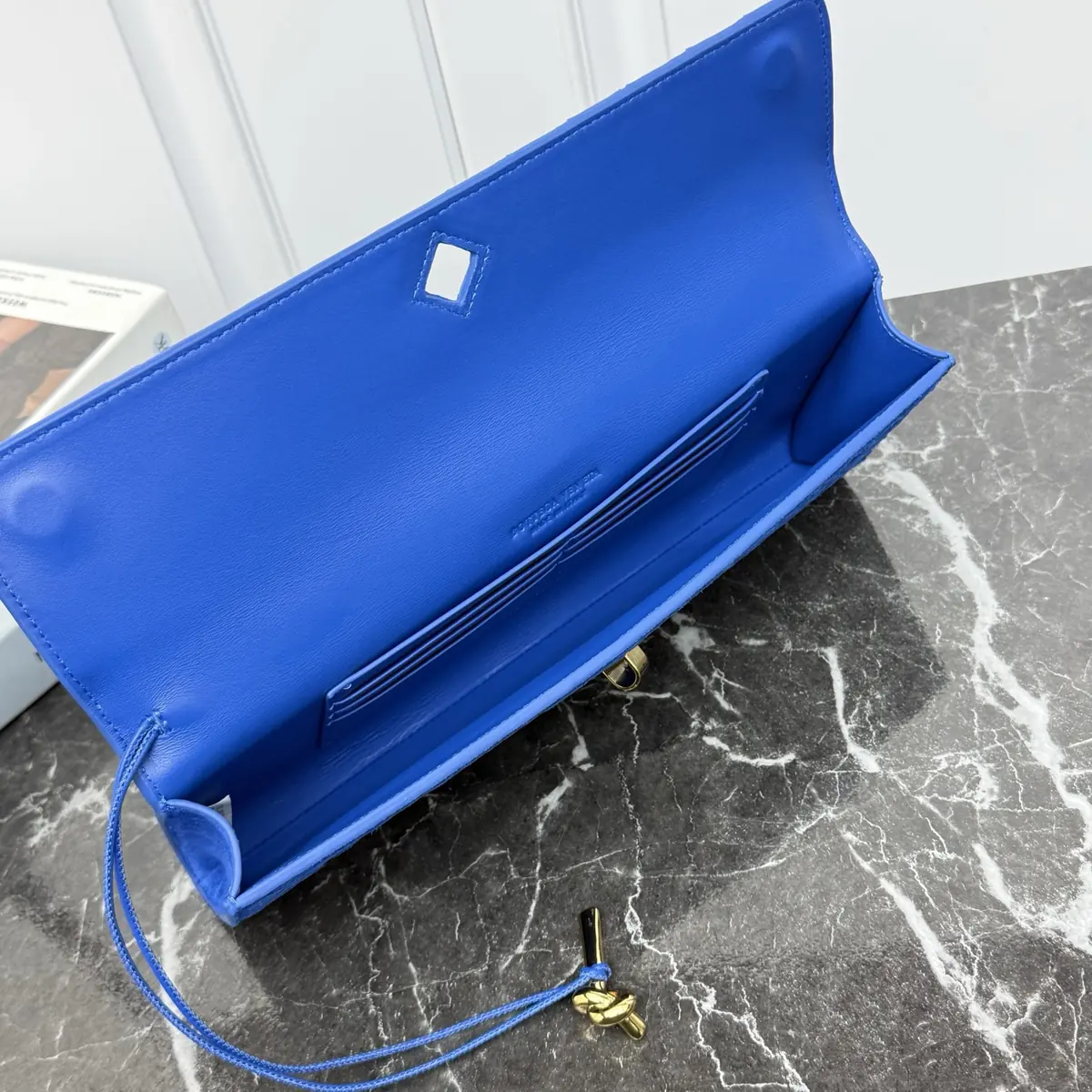Bottega Veneta Style Blue Leather Top Handle Bag Lookbook Reference image 4