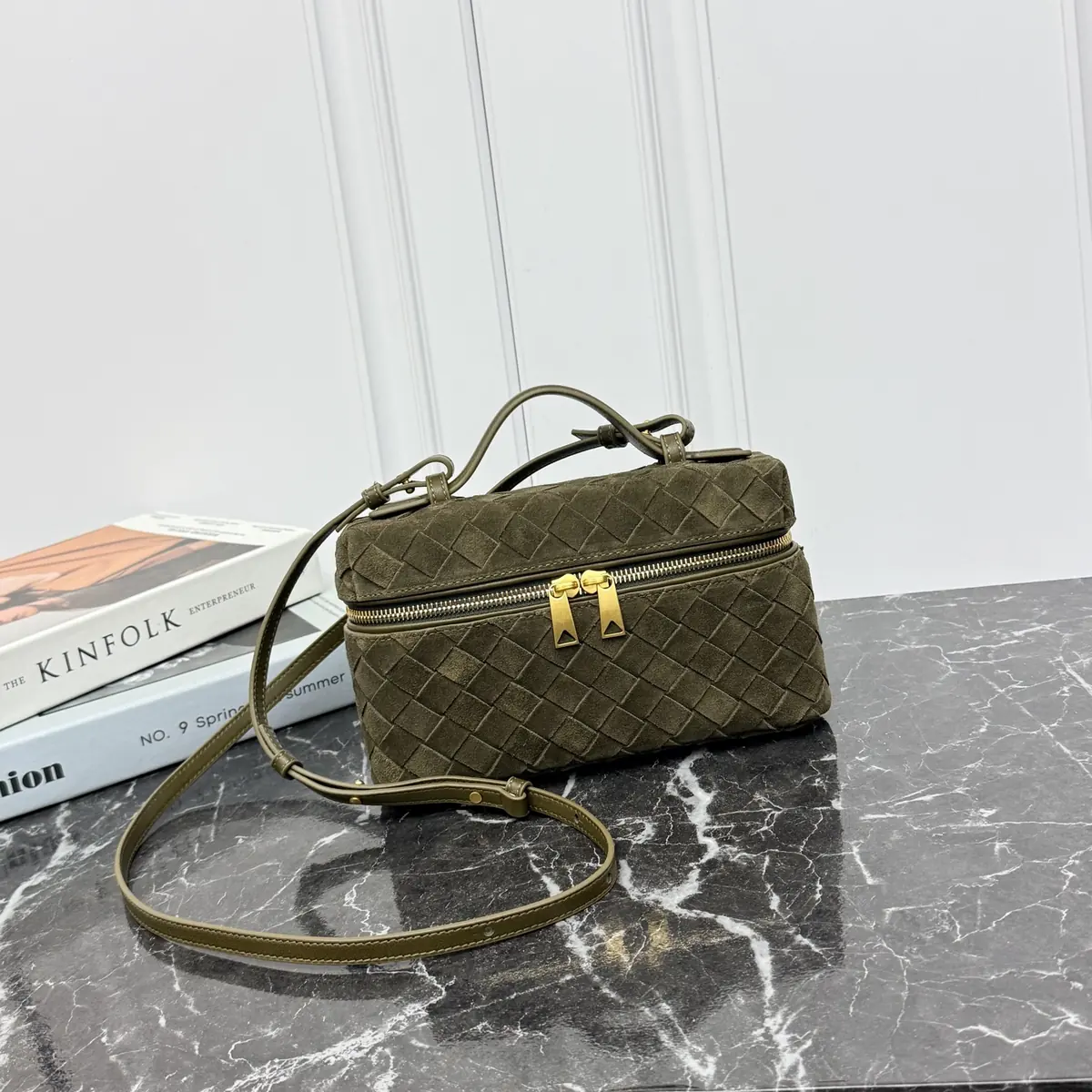Bottega Veneta Style Brown Crossbody Bag Lookbook Reference image 1