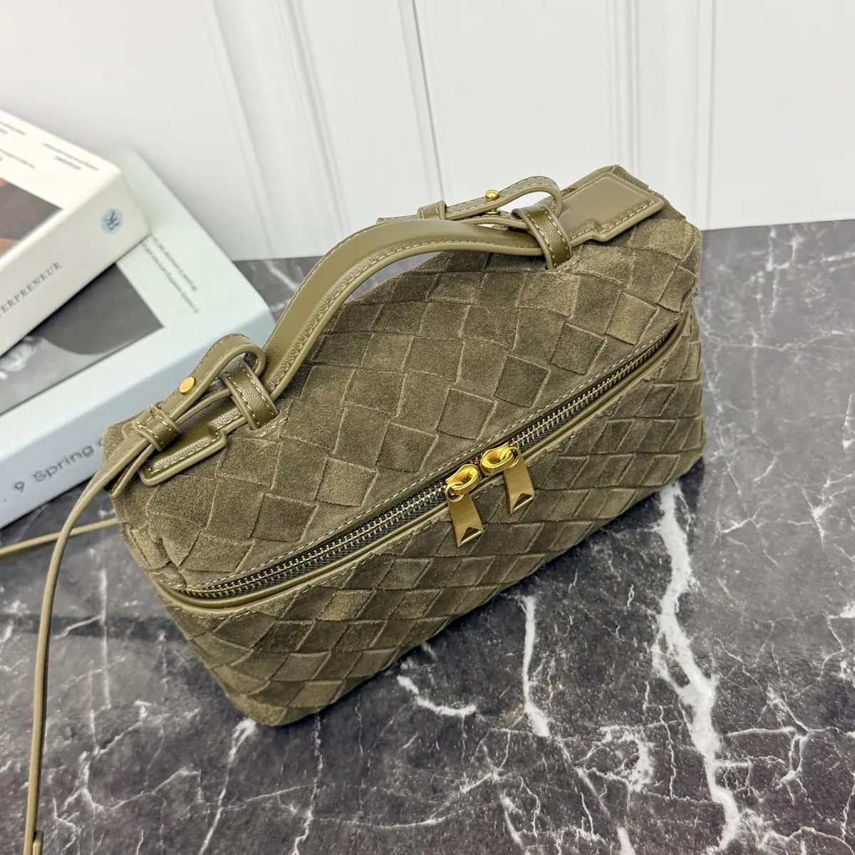 Bottega Veneta Style Brown Crossbody Bag Lookbook Reference image 5