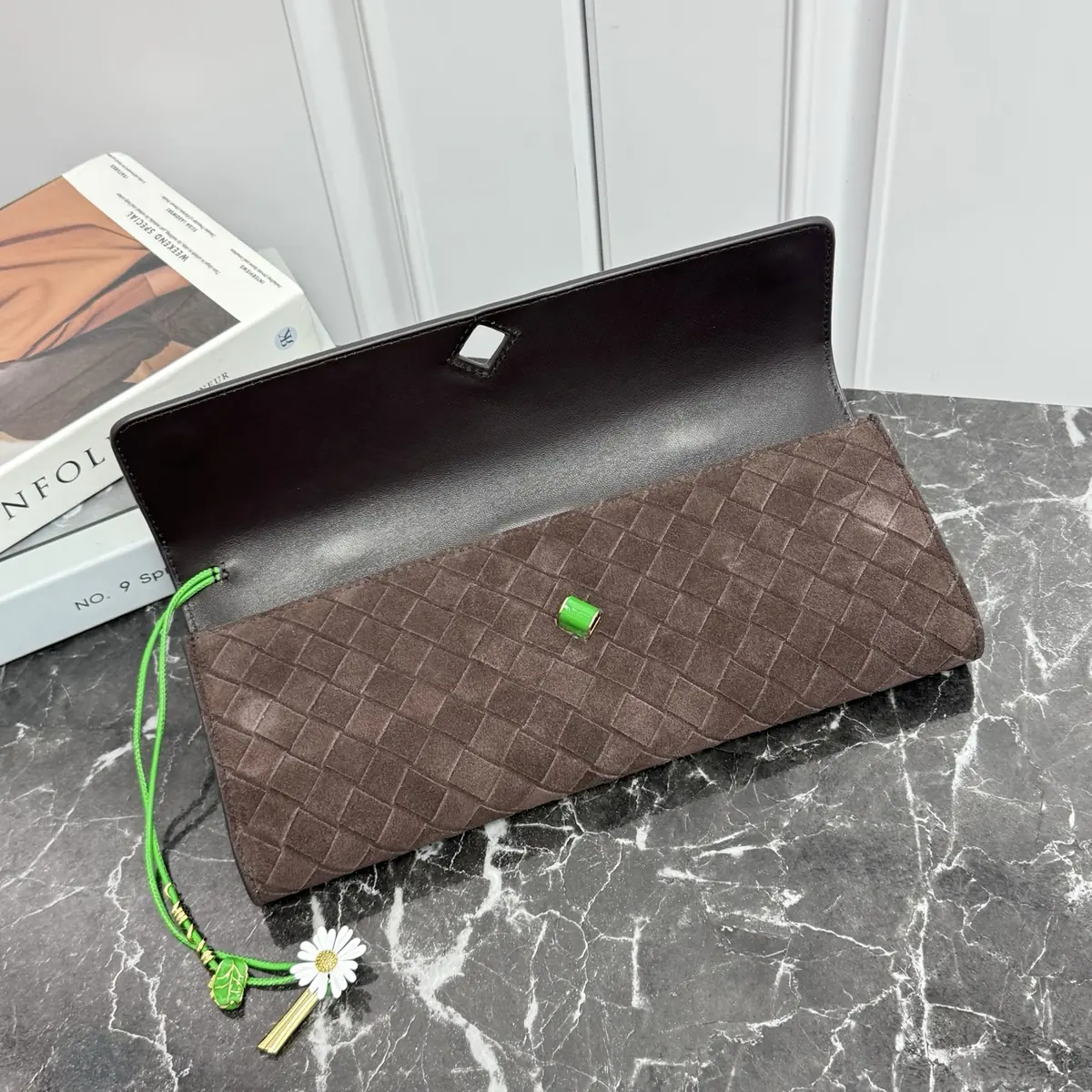 Bottega Veneta Style Brown Leather Top Handle Bag Lookbook Reference image 4
