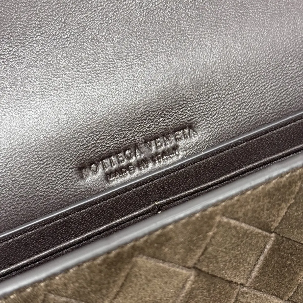 Bottega Veneta Style Brown Leather Top Handle Bag Lookbook Reference image 4