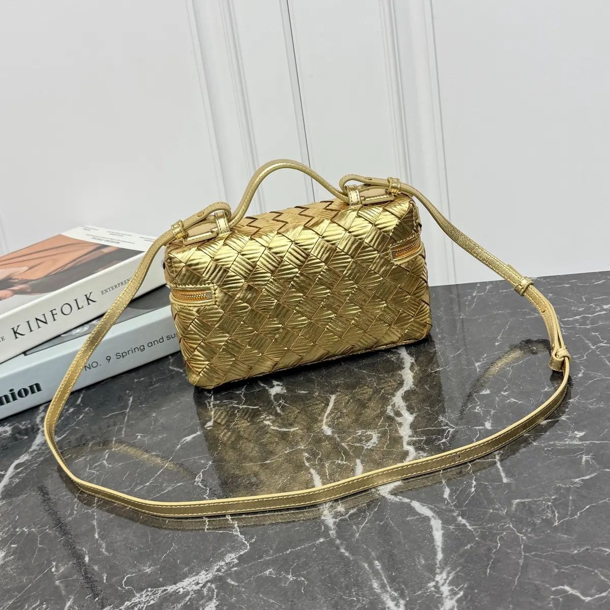 Bottega Veneta Style Crossbody Bag Lookbook Reference image 2