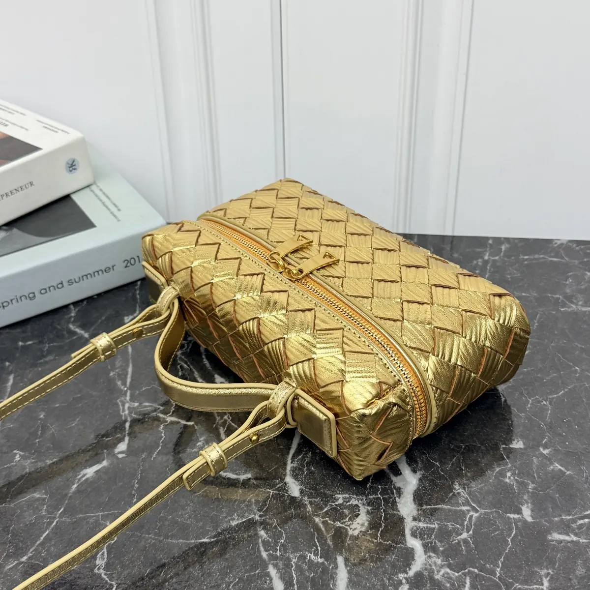 Bottega Veneta Style Crossbody Bag Lookbook Reference image 3