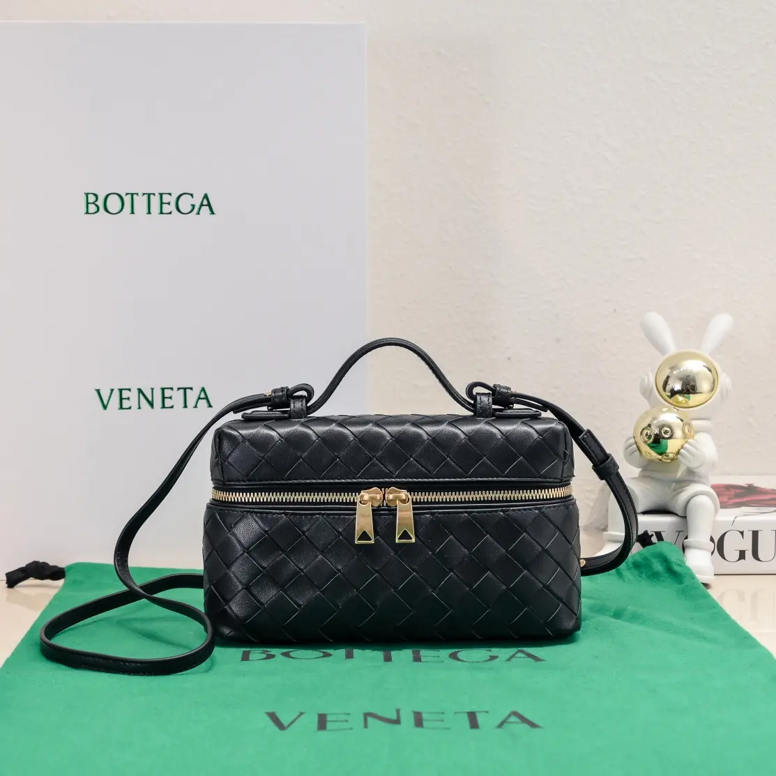 Bottega Veneta Style Crossbody Bag Lookbook Reference image 1