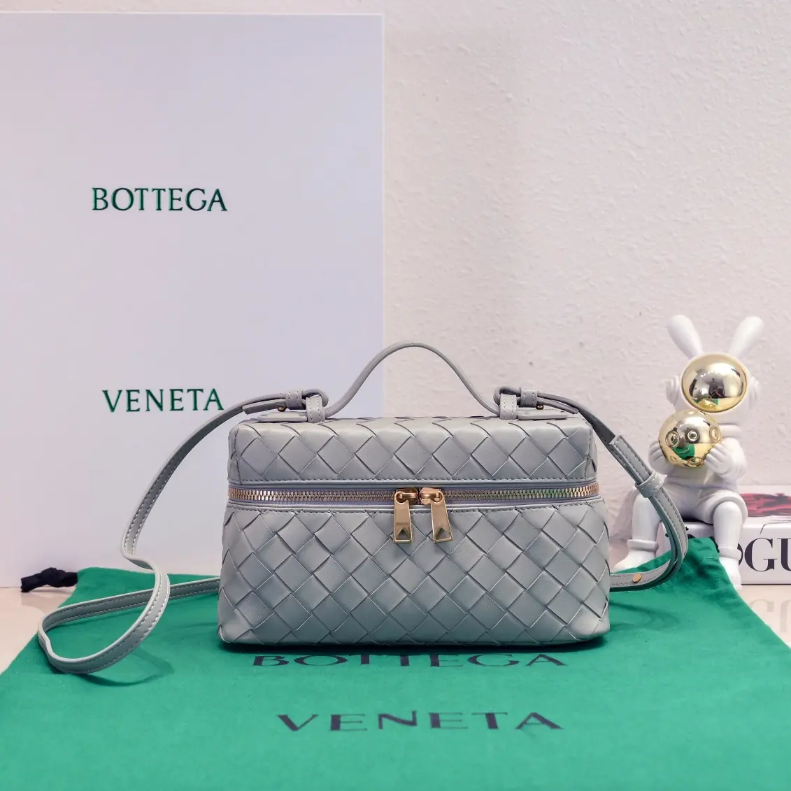 Bottega Veneta Style Crossbody Bag Lookbook Reference image 1