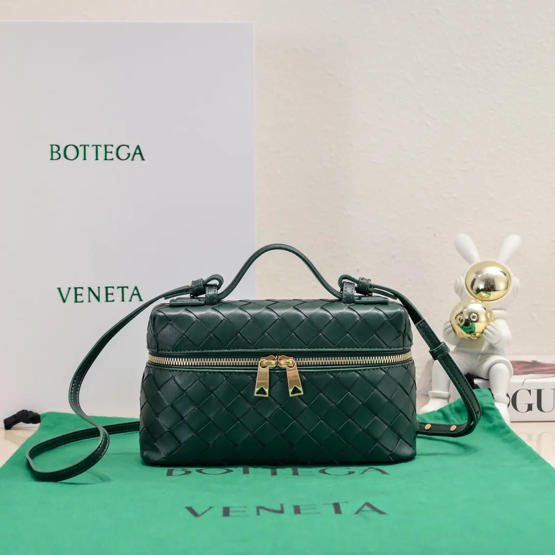 Bottega Veneta Style Crossbody Bag Lookbook Reference image 1