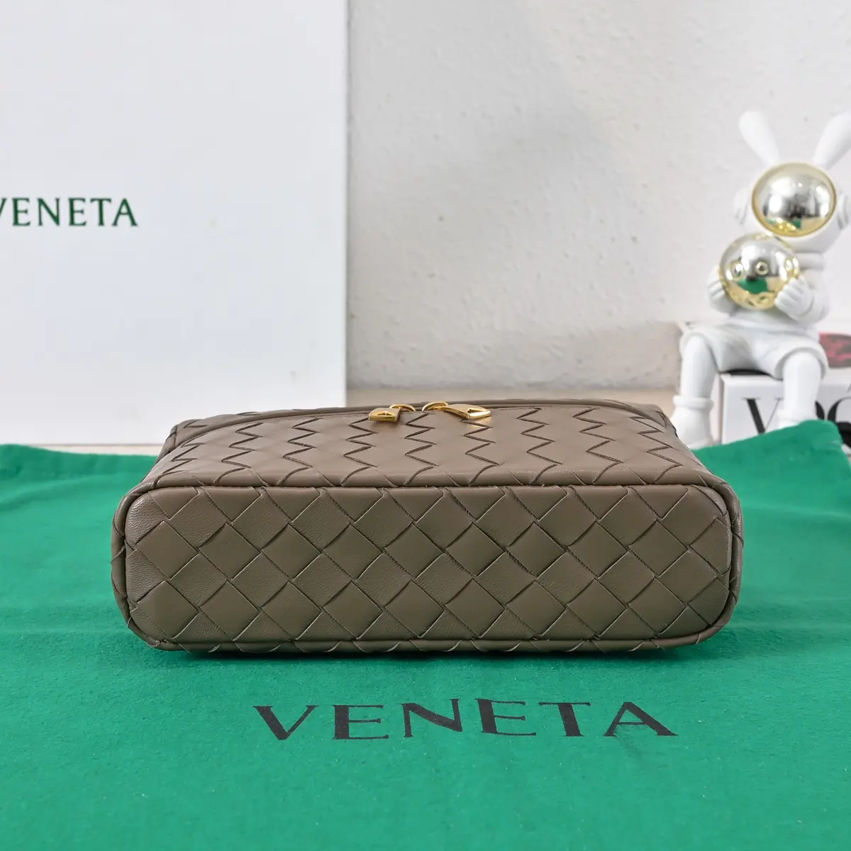 Bottega Veneta Style Crossbody Bag Lookbook Reference image 6