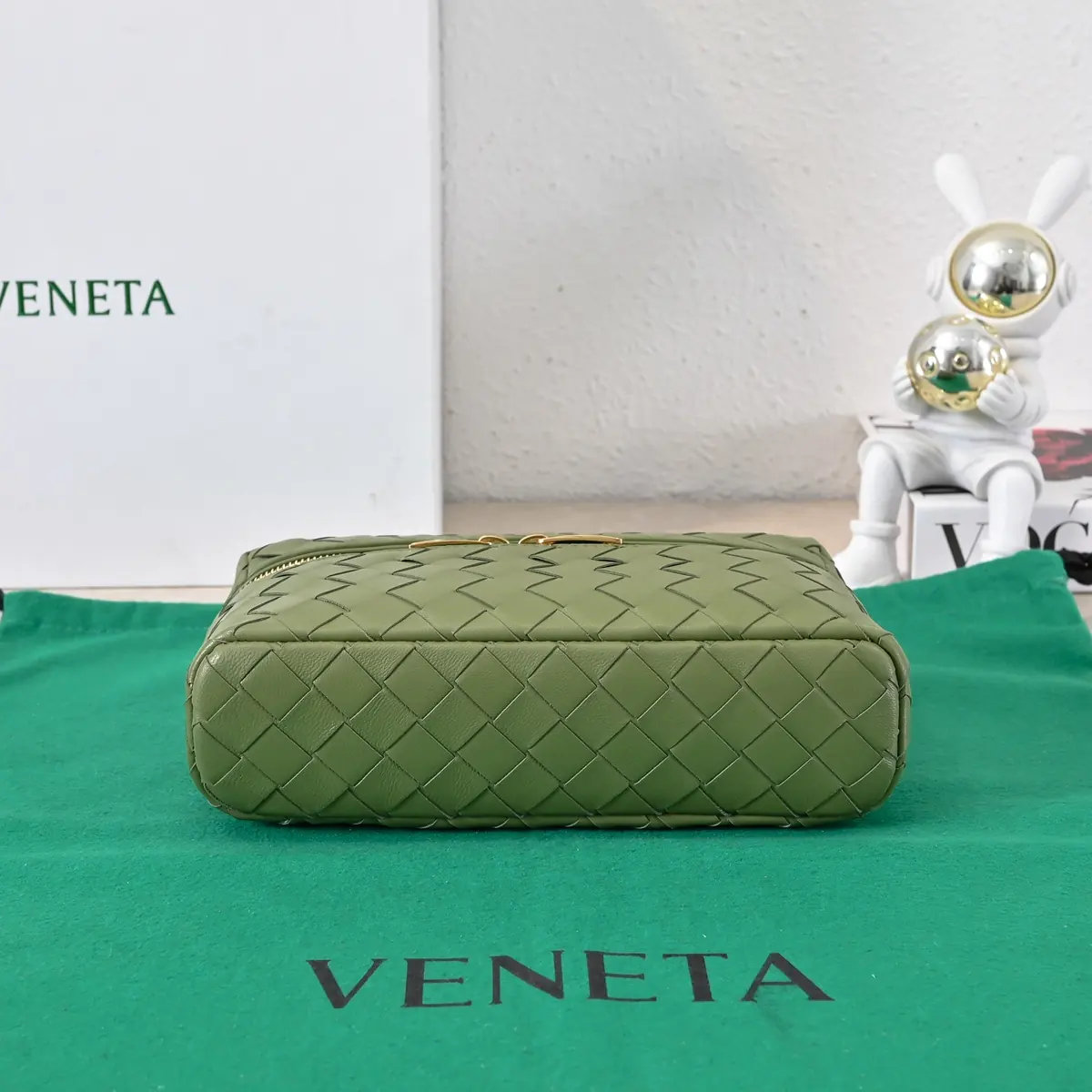 Bottega Veneta Style Crossbody Bag Lookbook Reference image 5