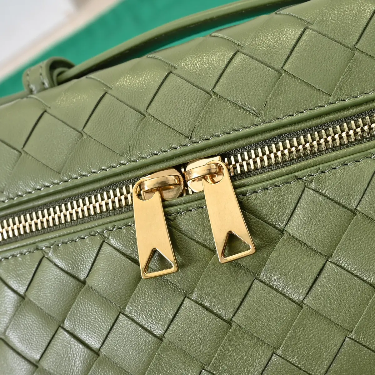 Bottega Veneta Style Crossbody Bag Lookbook Reference image 6