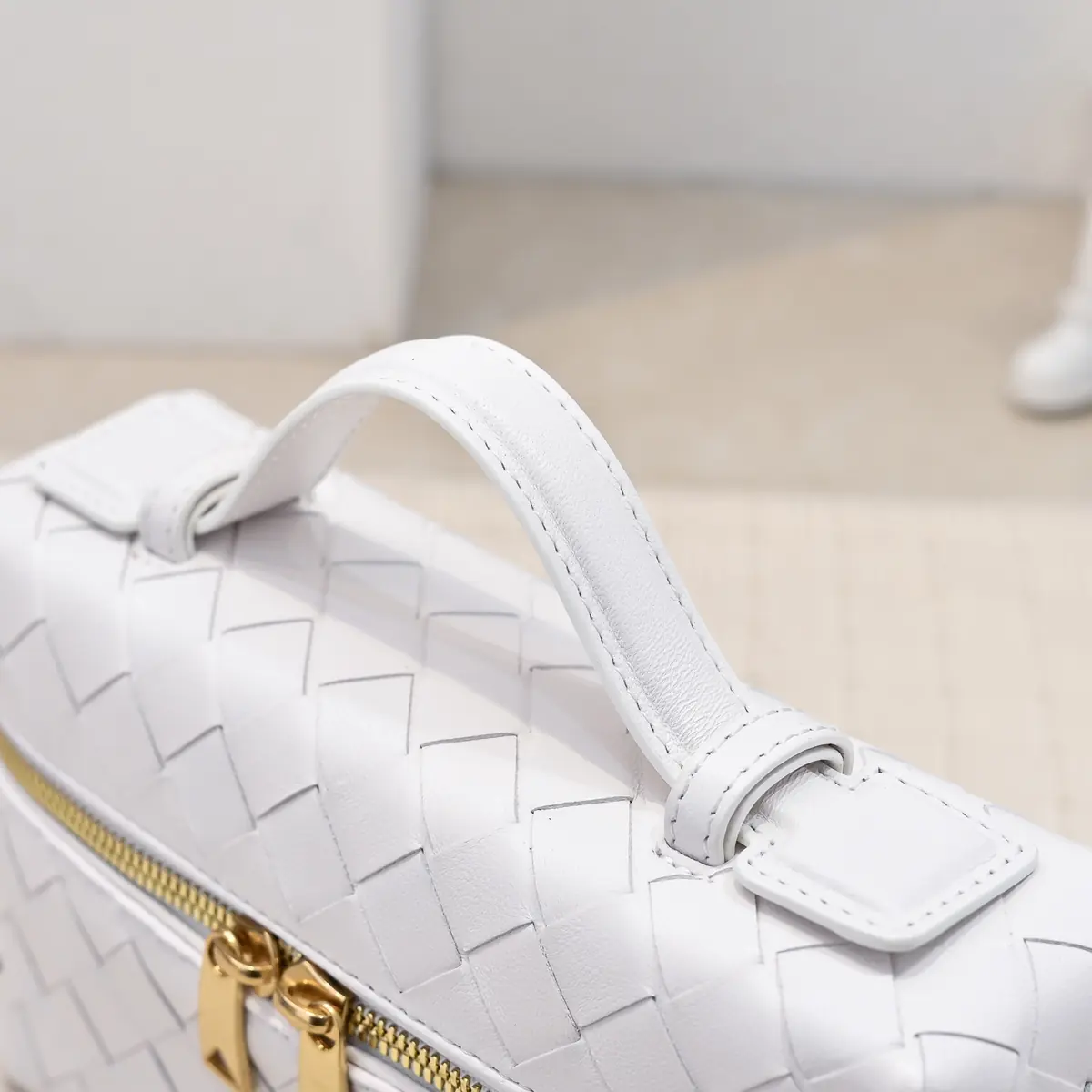 Bottega Veneta Style Crossbody Bag Lookbook Reference image 4