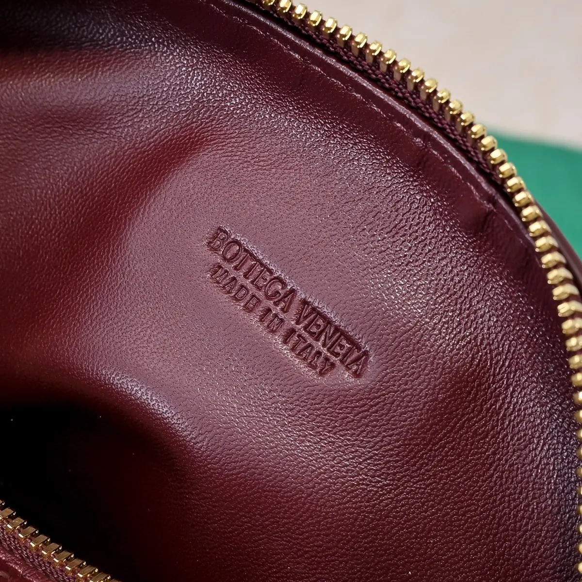 Bottega Veneta Style Gold Leather Shoulder Bag Lookbook Reference image 6